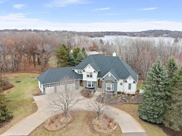 2 Brainard Way, North Oaks, MN 55127