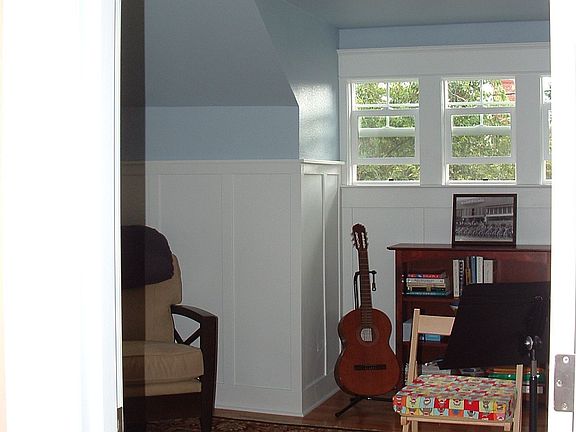 upstairs music room/library