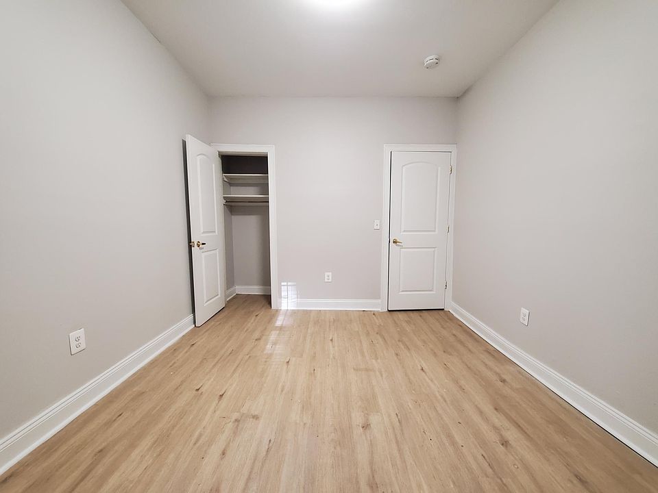 2nd image of 1062 W Side Ave #13