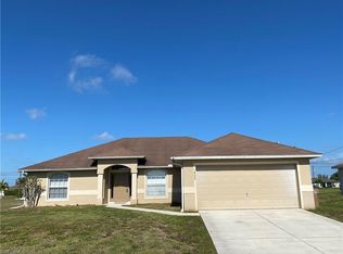 1402 NE 7th Pl, Cape Coral, FL 33909