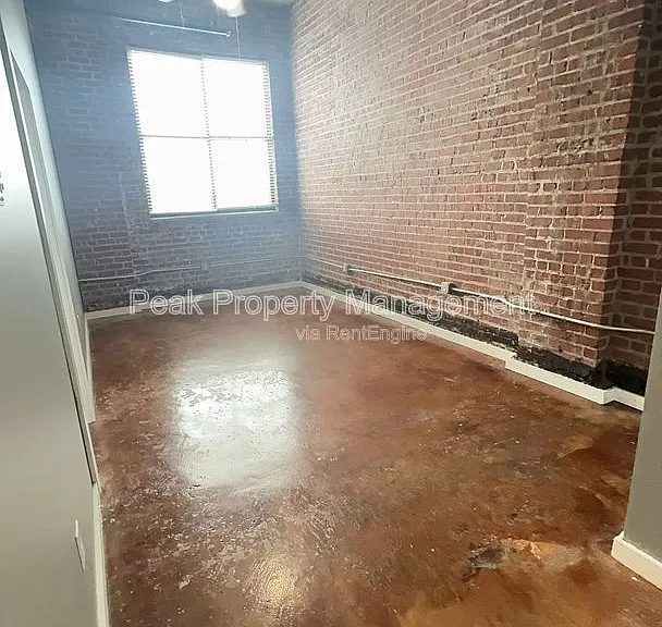1510 W Broad St — Photo 21