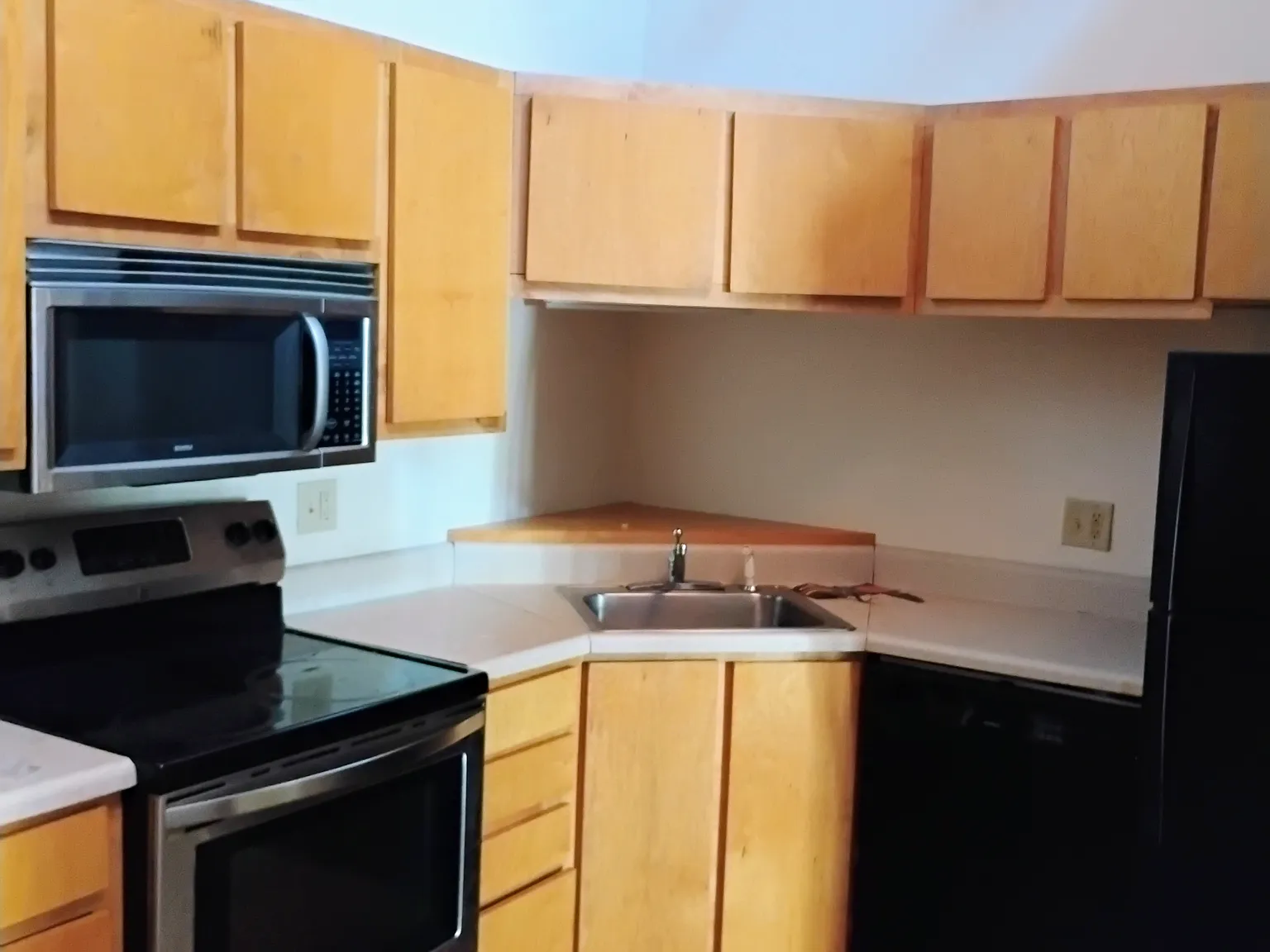 572 Mulberry St — Photo 1