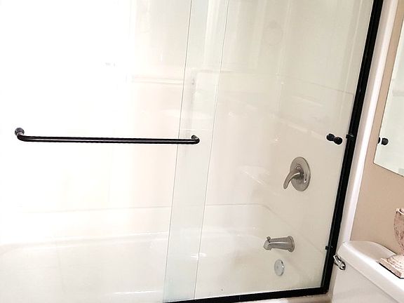 5th image of 1112 S Cypress Ave APT 39