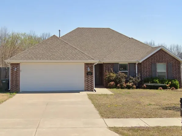 1192 Pershing St, Fayetteville, AR 72704