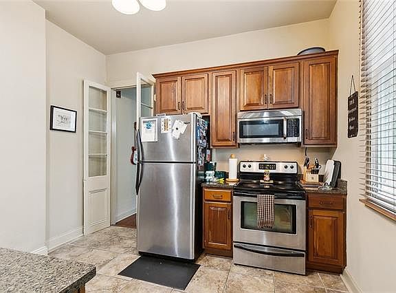 4th image of 1104 Jena St