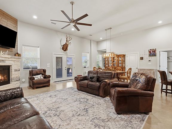 4th image of 764 Stubbs Road