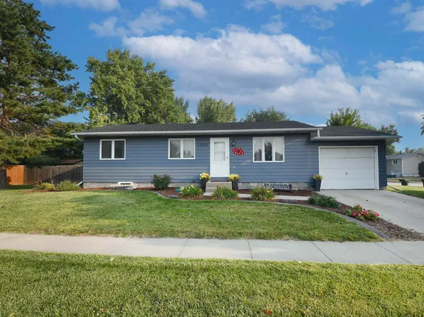 1303 W 13th St, Kearney, NE 68845