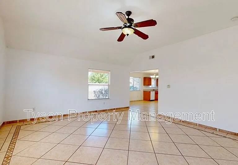 419 Sawtooth St SE — Photo 3