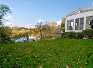 530 Flying Point Rd, Water Mill, NY 11976