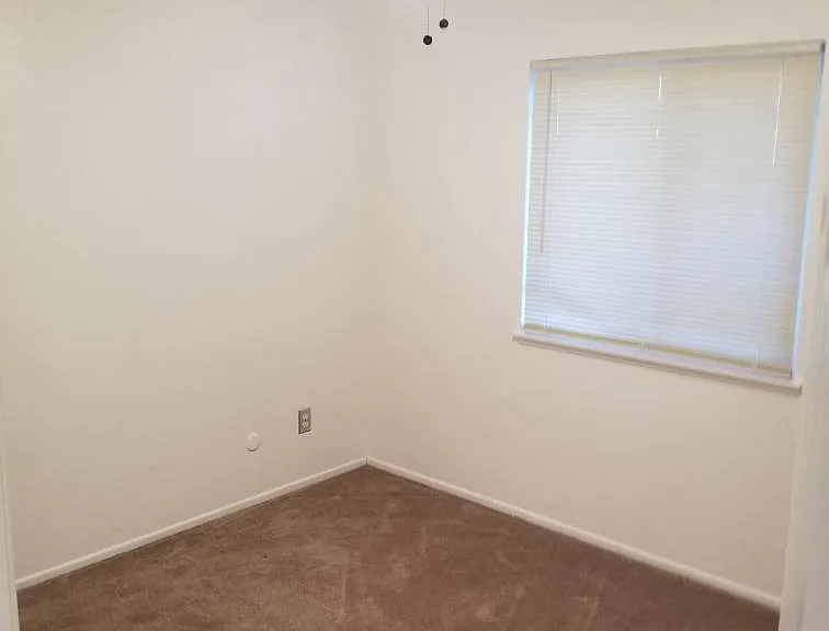 4425 Bartel Dr — Photo 14
