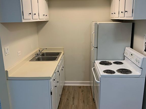 3rd image of 1938 N 17th Ave APT 11