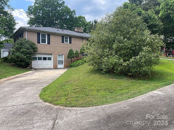 5th image of 143 Harwood St