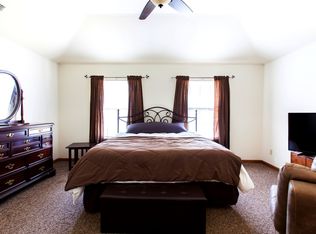 121 Poplar Dr, Mountain City, TX 78610