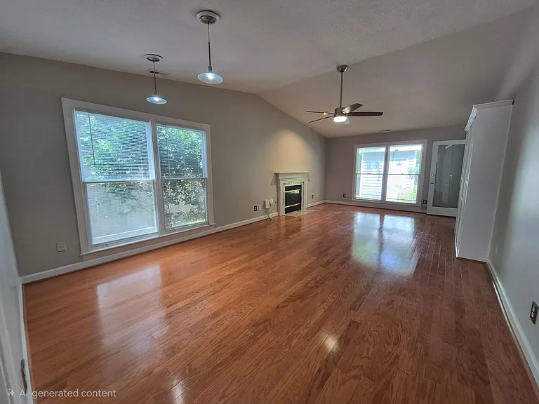 415 Park Ave #100 — Photo 8