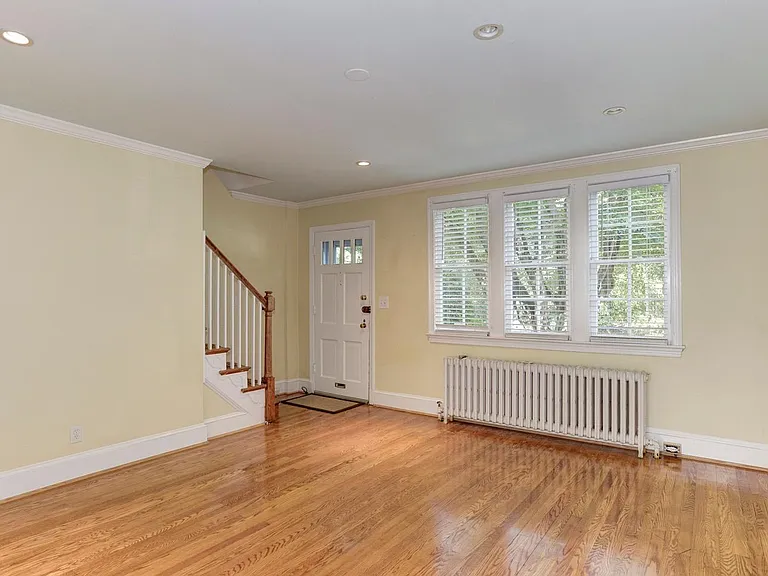 3614 Whitehaven Pkwy NW — Photo 3