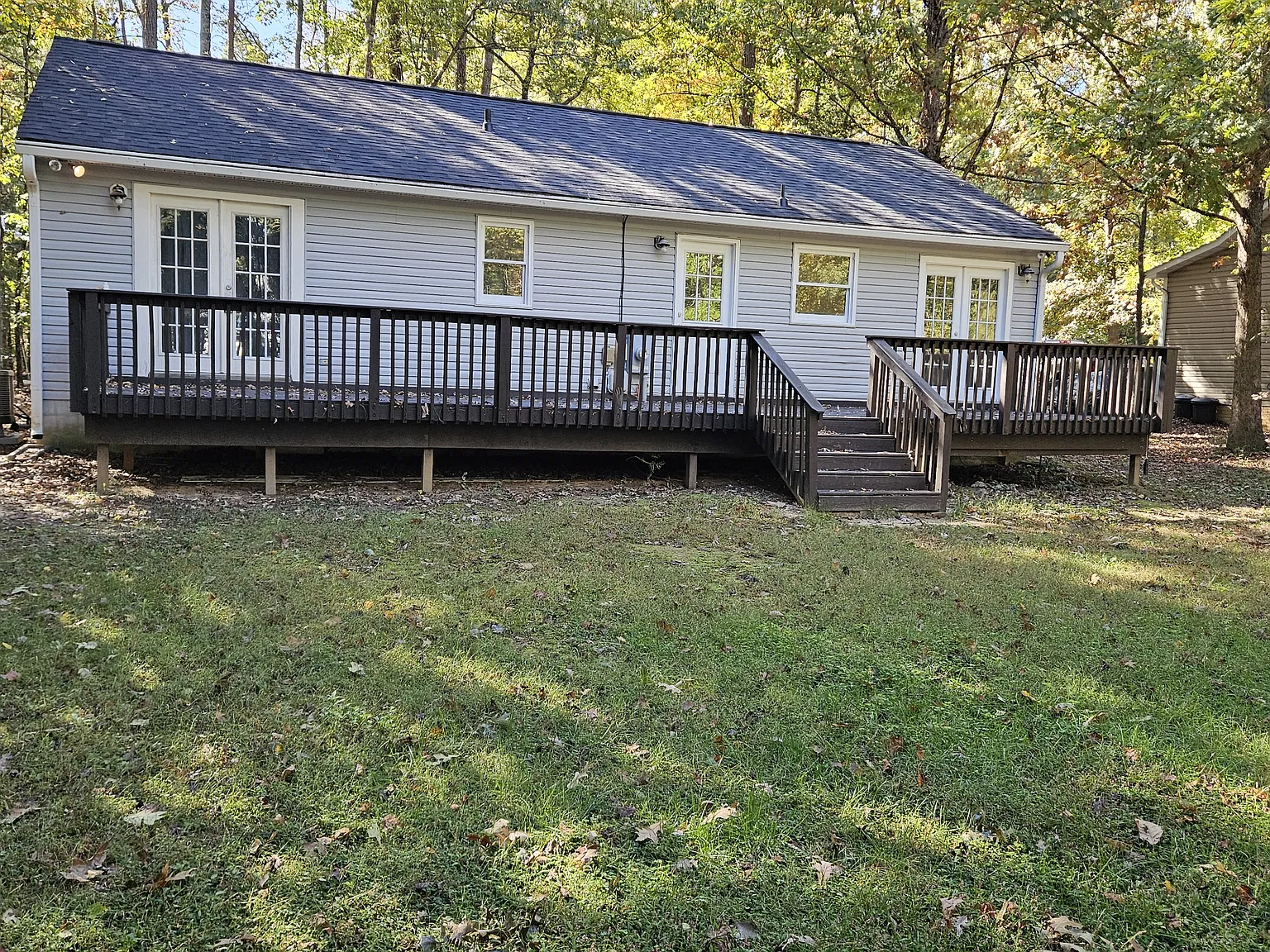 3 bed, 1056 sqft, $2,015 — Photo 2