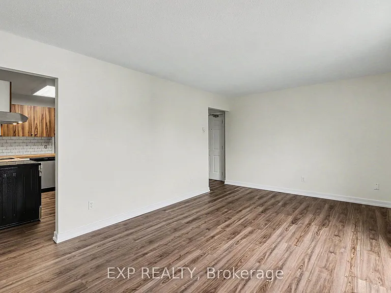 875 Laurier St #12 — Photo 7