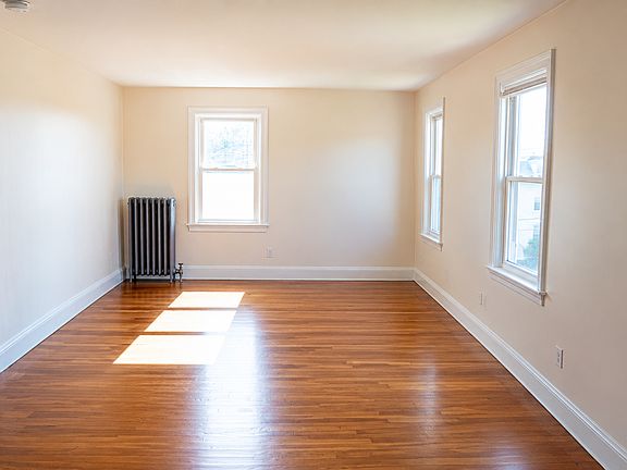 2nd image of 165 Wentworth Ave APT 3E