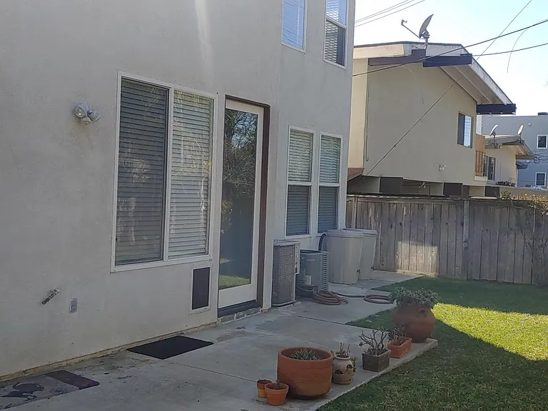 7839 W Manchester Ave — Photo 5