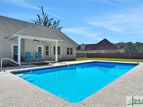 3rd image of 129 Belmont Circle
