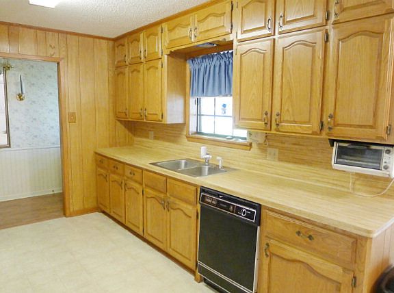 5th image of 204 Trail Hollow Ln