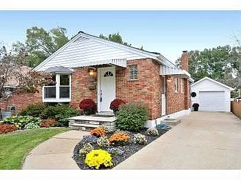 1134 Pembroke Dr photo 1