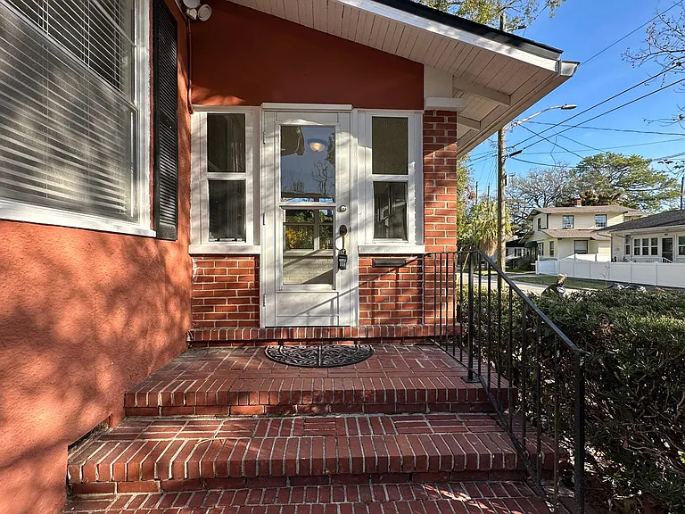 1824 Perry Pl — Photo 2