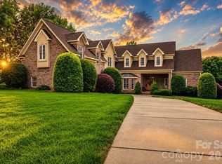 2027 Meadow Run Dr, Matthews, NC 28104