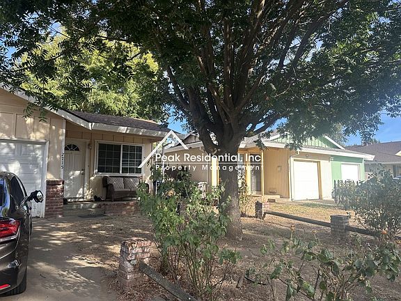 2nd image of 2715 La Loma Dr