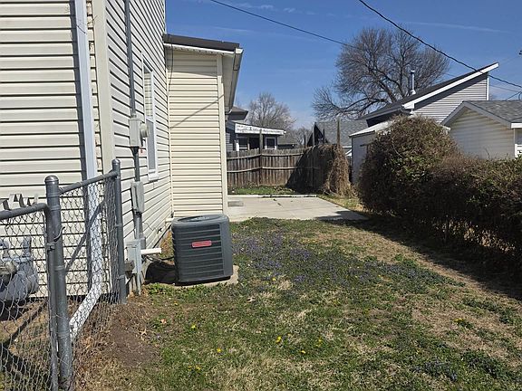2nd image of 404 E 20th St
