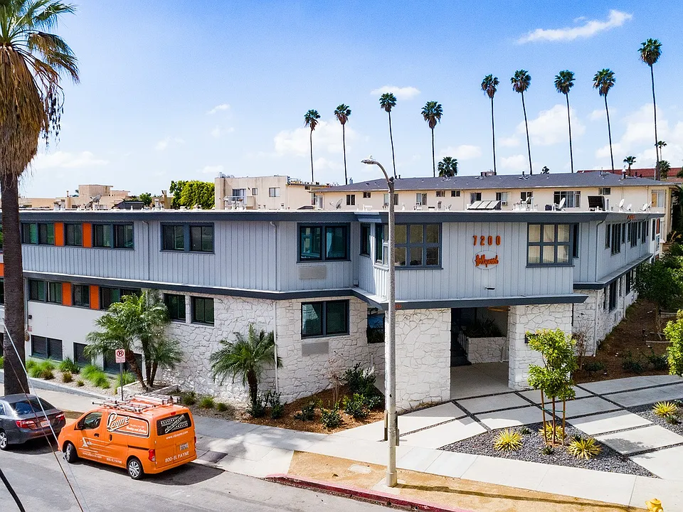 7451 Hollywood Blvd
