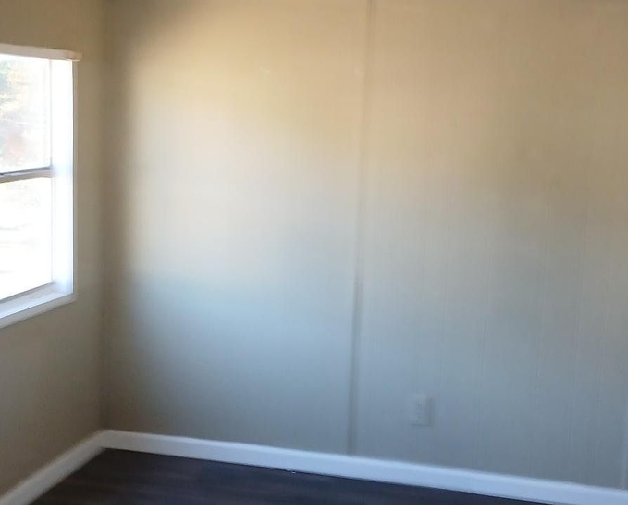 1st image of 137 Bills Cir