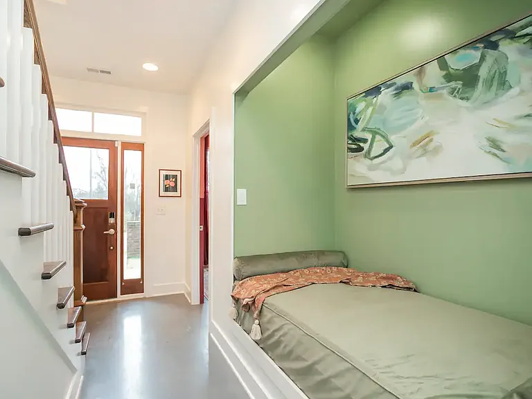 1069 E Trinity Ln — Photo 9