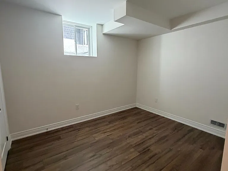 177 Rowe St — Photo 9