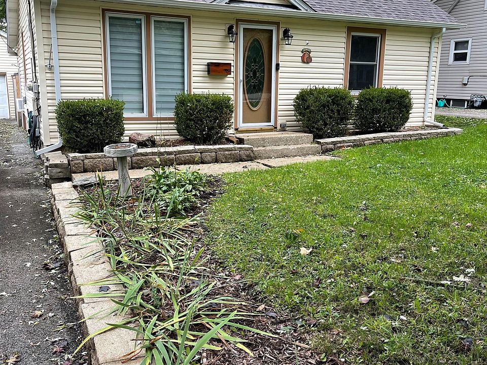 1st image of 129 W 4th Ave