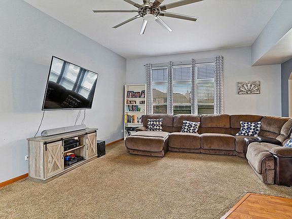5th image of 2204 Candlewood Dr