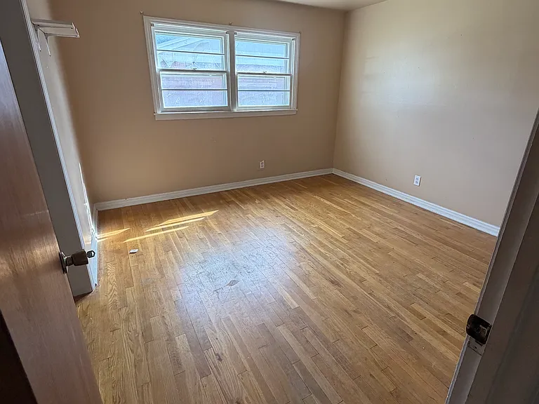 404 Holman Ln — Photo 8