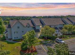 100 Merrimack Ave APT 53, Dracut, MA 01826