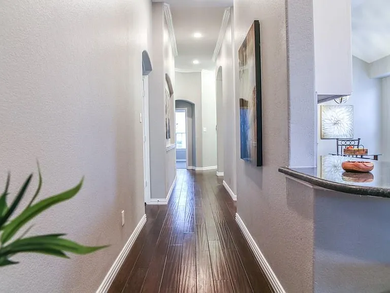 16304 Dry Creek Blvd — Photo 2