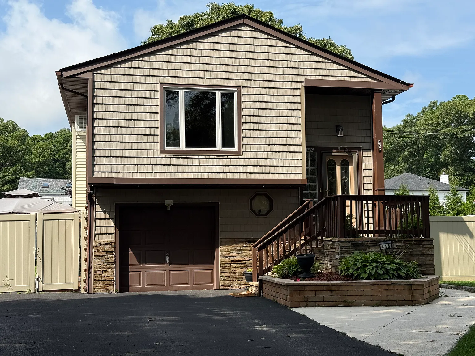 5 bed, $2,750 — Photo 1