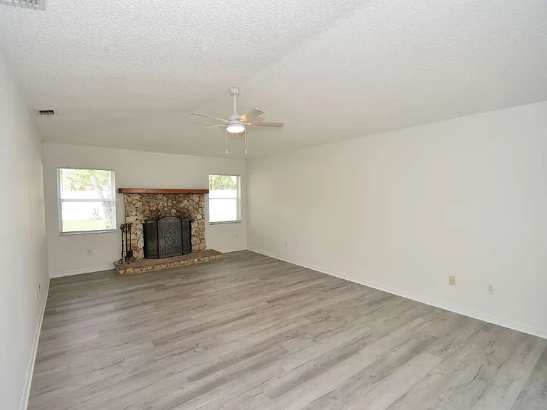 33 Poinsettia Ln — Photo 27