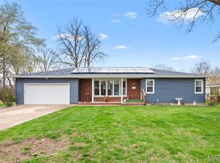 5009 Bedford Dr, Alton, IL 62002