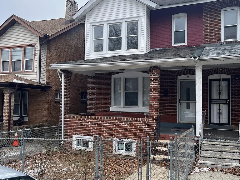 25 Elmhurst Ave — Photo 10