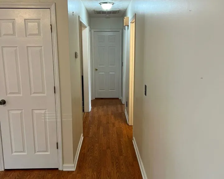 121 Canterbury St — Photo 5