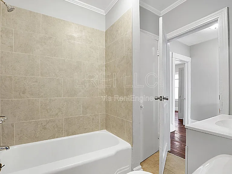 627 S 38th St — Photo 9