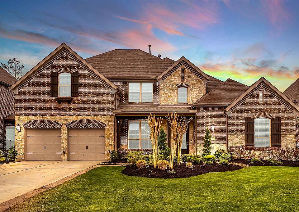 1st image of 114 Stonecrop Pl