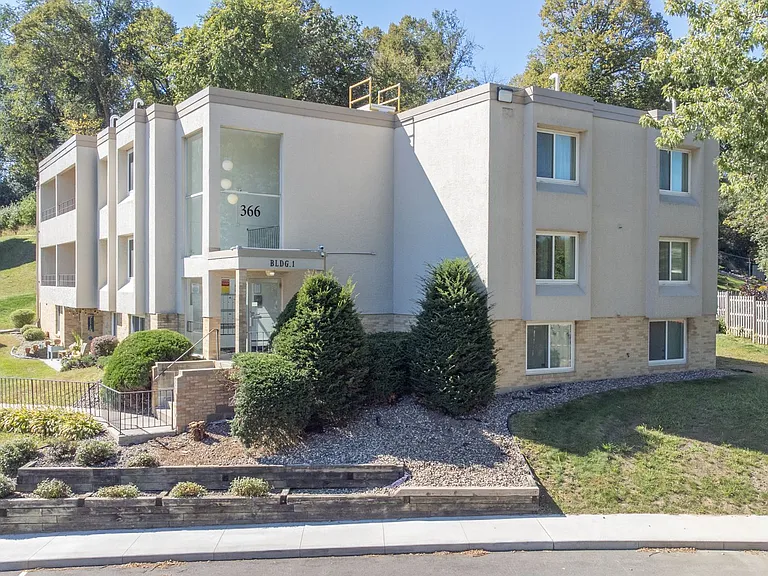 366 Elton Hills Dr NW #35 — Photo 2