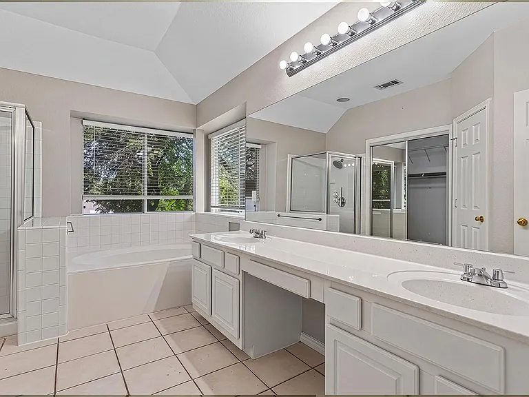 7021 Gentle Oak Dr — Photo 19