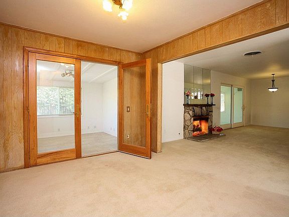 3rd image of 7852 Vicky Ave