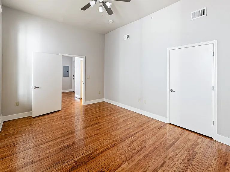 566 S 4th St #405 — Photo 13